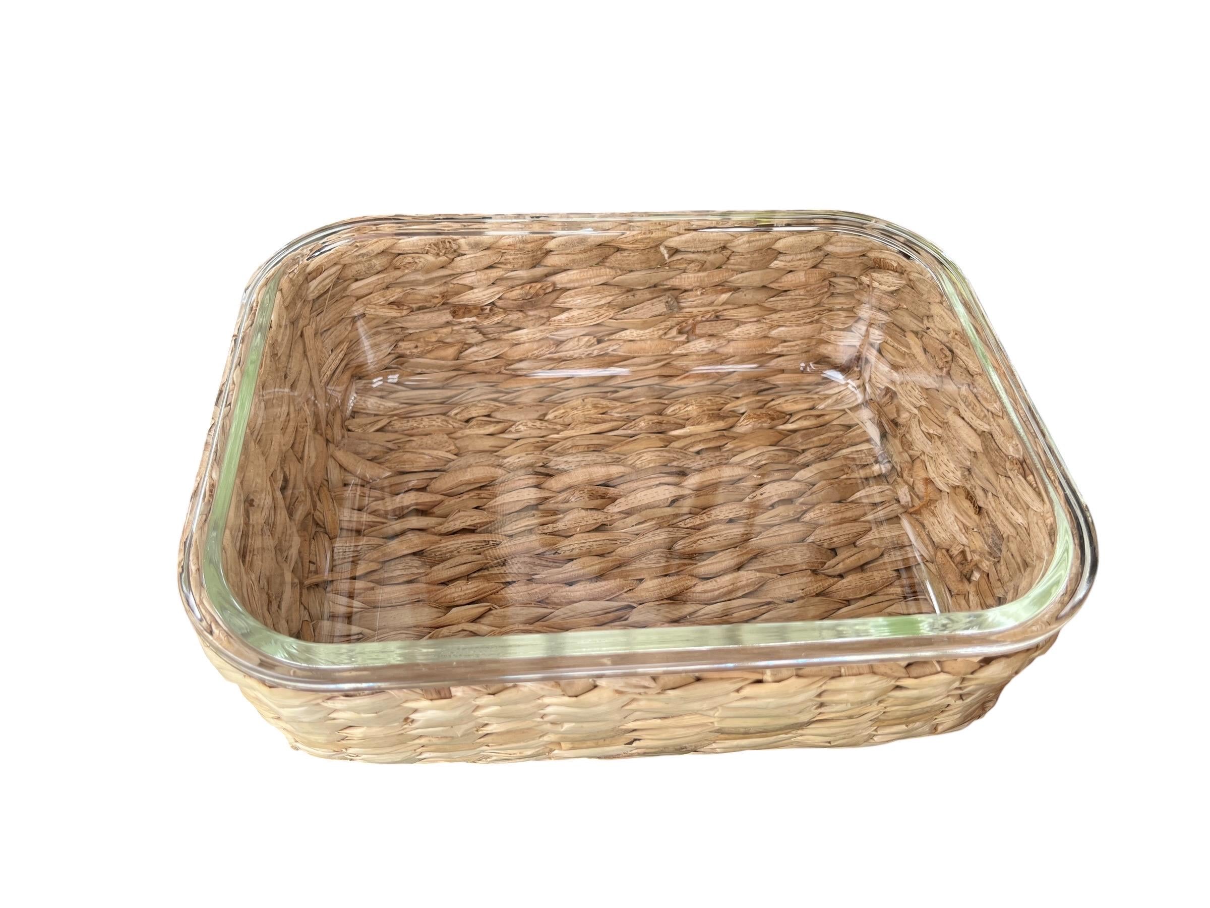 "Made With Love" Glass Food Storage Container with Engraved Bamboo Lid & Wicker Basket – 51.4 oz (Copy) (Copy) (Copy)